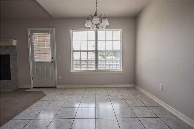 Photo - 325 Washburn Dr