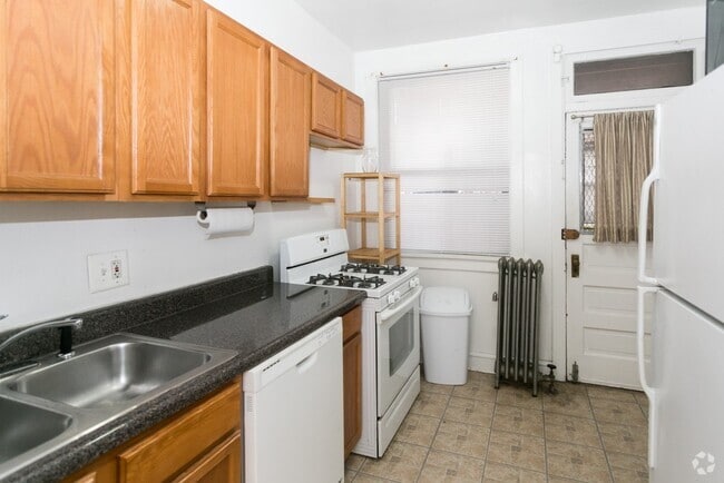 Building Photo - 700 W Cornelia Ave Unit 1E Rental
