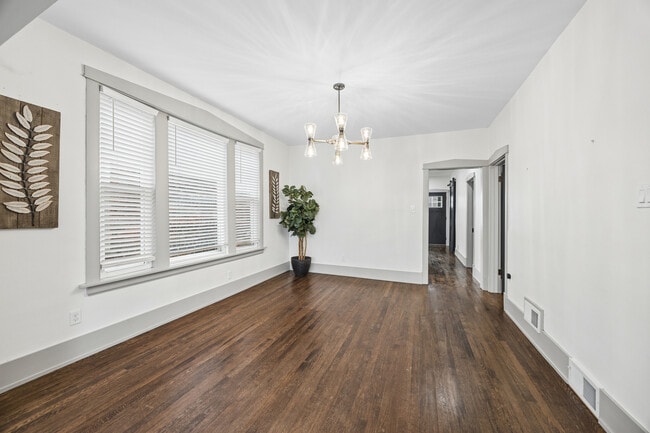 Photo - 1910 S Harvey Ave