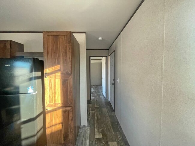 Photo - 107 S 6th St
