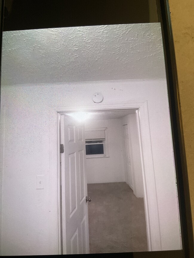 Photo - 1028 Universal Rd