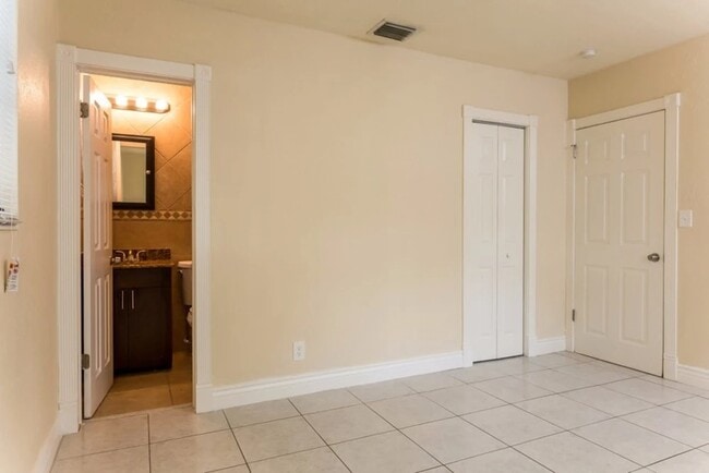 Photo - 1442 SW 10th St