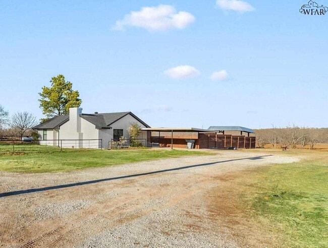 Building Photo - 1132 B N Hwy Rental