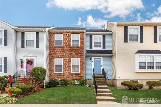 Building Photo - 2 Mochen Ct