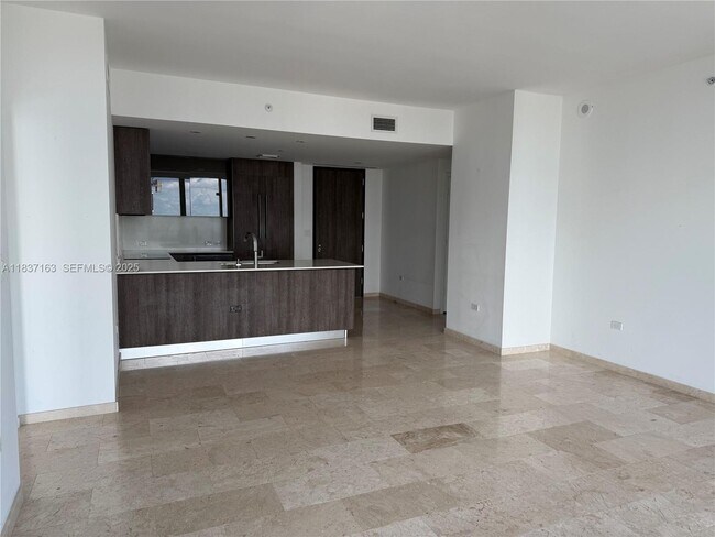 Photo - 68 SE 6th St Unidad 3204