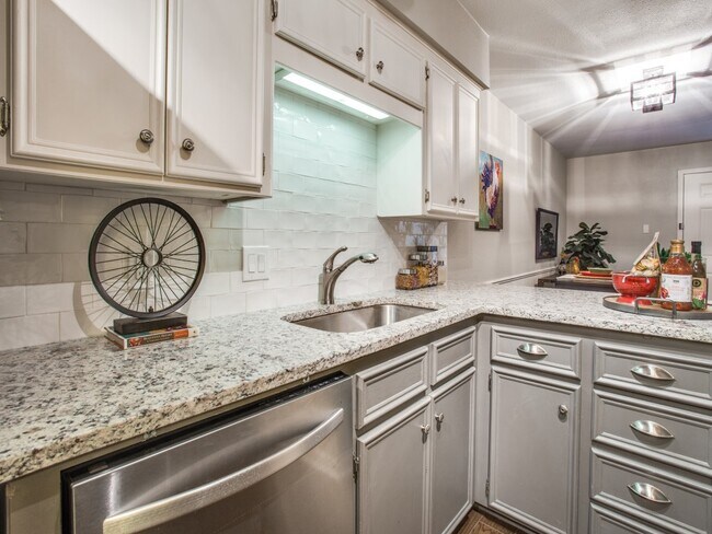 Photo - 5th Avenue Place