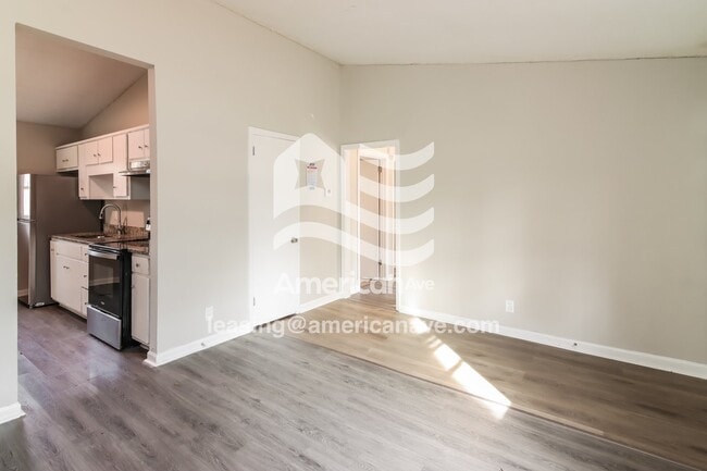 Photo - 2879 Doyle Ave