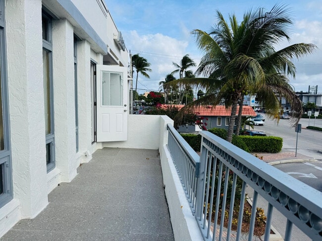 Photo - 229 Commercial Blvd Unidad 3