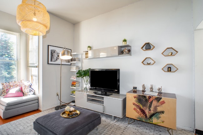 Photo - 2221 Dwight Way Unidad Dwight 2