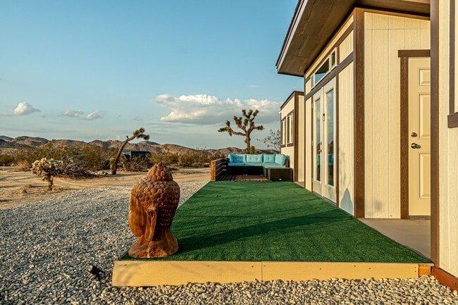 Photo - 60275 Verbena Rd