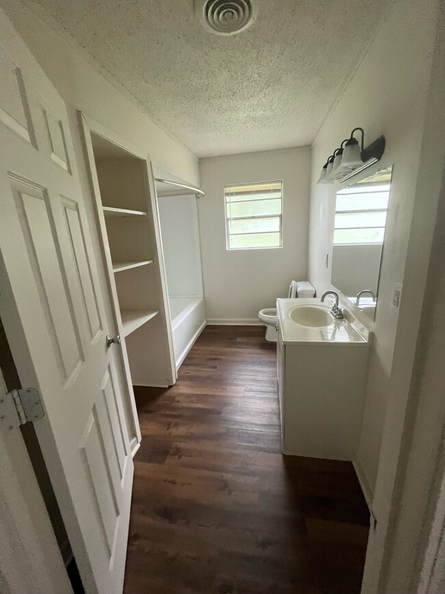 Photo - 524 E Elm St