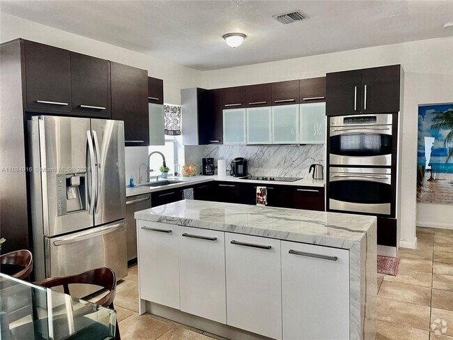 Building Photo - 4615 N Miami Ave Unit 4615 N Miami Ave #F(A11684916) Rental