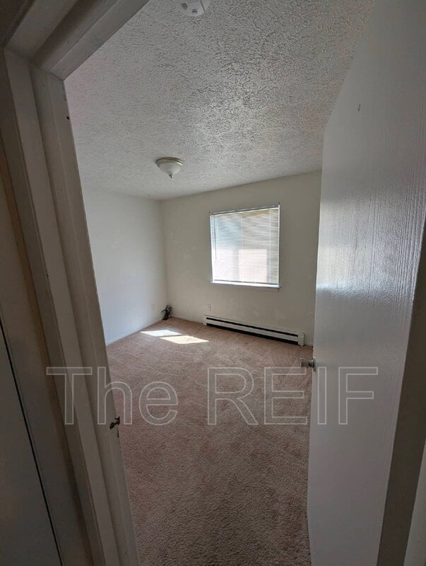 Photo - 719 Peachtree Pl