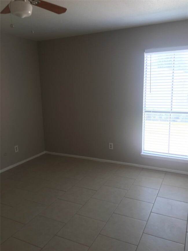Building Photo - 13480 S Thorntree Dr Unit 202 Rental