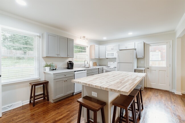 Photo - 140 Catlin Cir