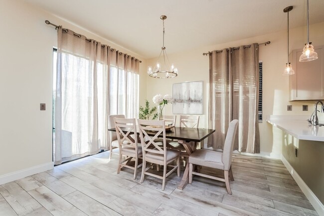 Photo - Annual rental - 3 bedroom / 2.5 bath - Fully furnished