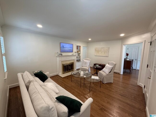 Photo - 1848 Lancaster Rd