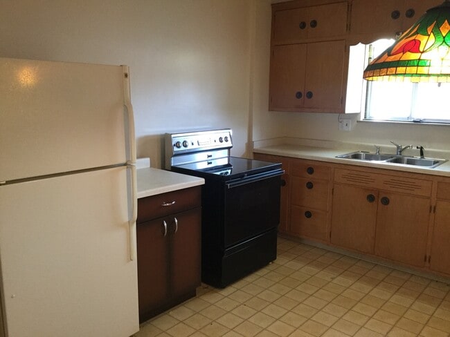 Building Photo - 3727 N 87th St Unit Upper B