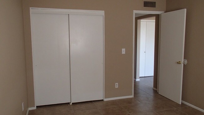 Photo - 1615 N 51st St Unit 8