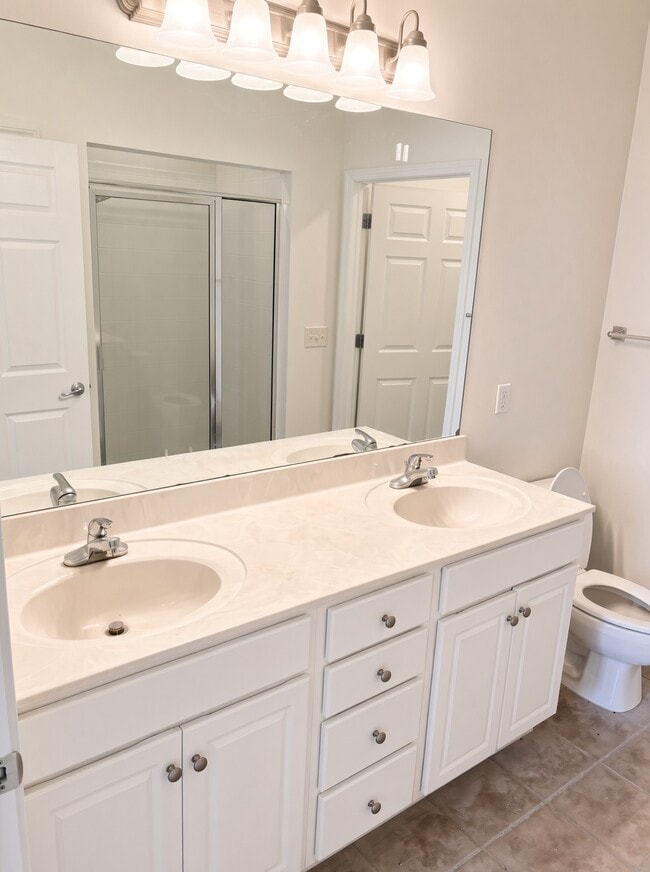 Photo - 1364 Orchard Cir