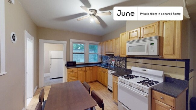 Photo - Room in Shared 6 bed/2 bath home Unidad E