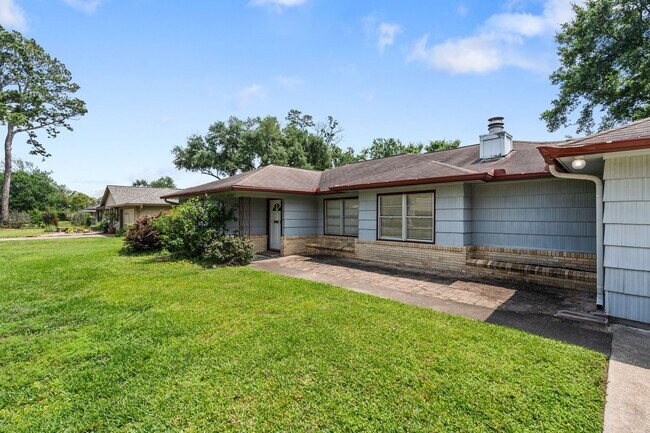 Photo - 9333 Walterville Rd