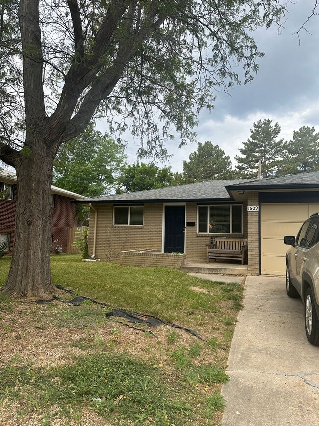 Updated 2BD 1Bath Home in West Loveland - Updated 2BD 1Bath Home in West Loveland