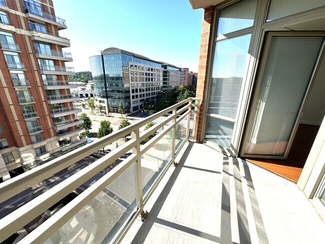Building Photo - 3650 S Glebe Rd Unit 742 Rental