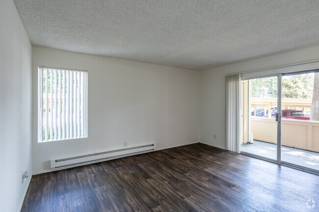 1BR, 1BA - 721SF
