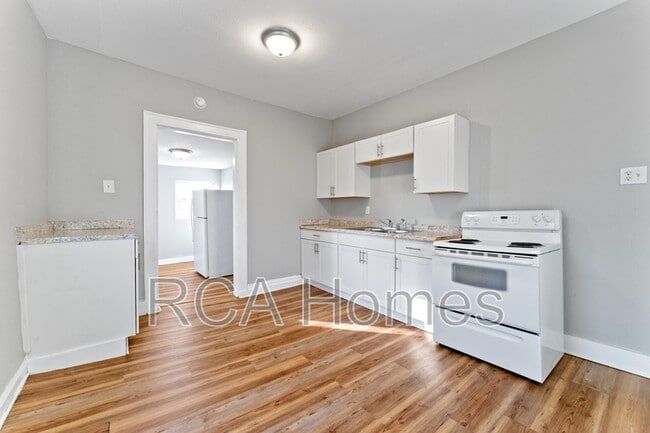 Building Photo - 2956 Ruckle St