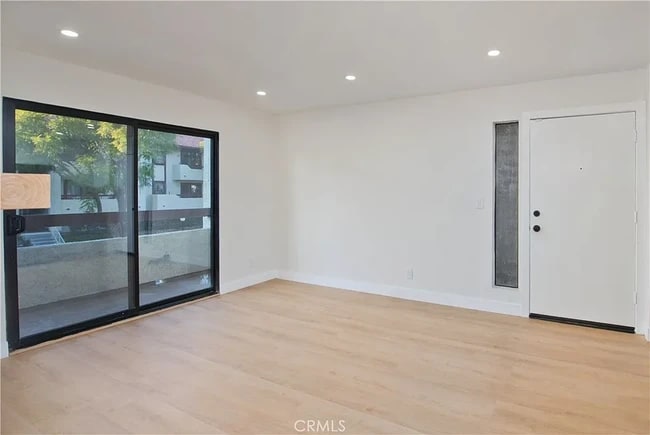 Photo - 18028 Saratoga Way Unidad 557