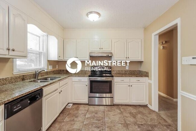Photo - 3 Bedroom Pet-Friendly Home in Jamestown, NC with Main Street Renewal