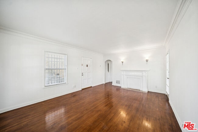 Building Photo - 7758 Rosewood Ave