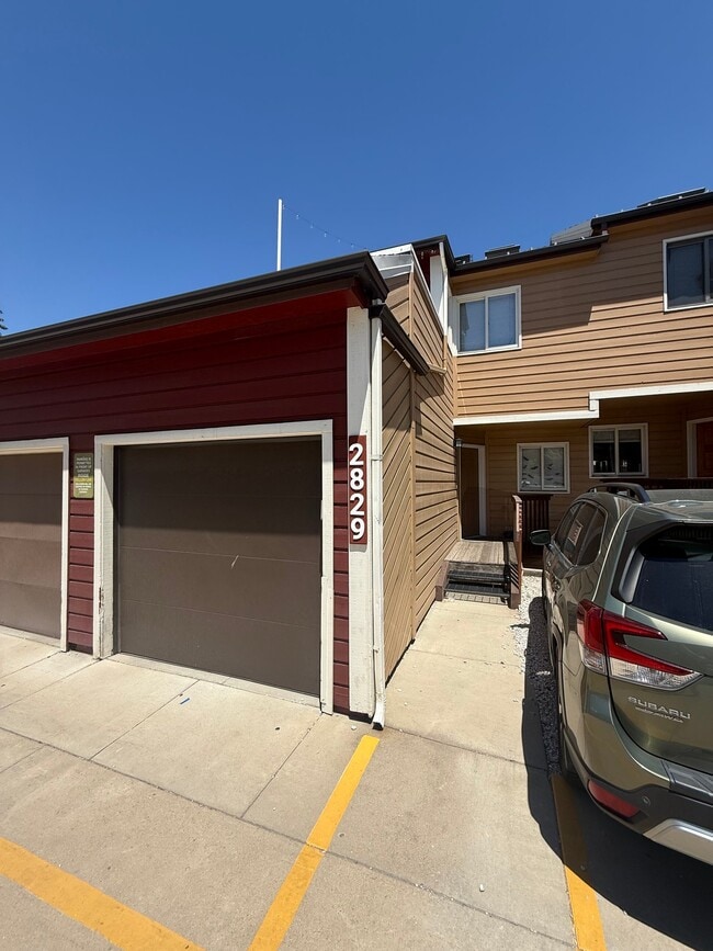 Building Photo - 2829 Springdale Ln