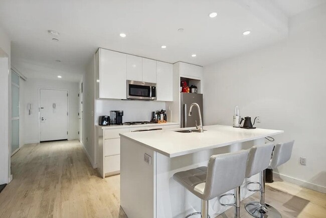 Photo - 90 William St Unit 11G