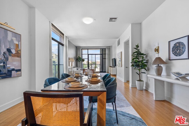 Photo - 3223 W 6th St Unit 206