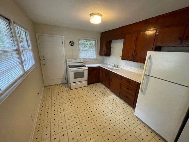 Photo - 353 Morton Ave