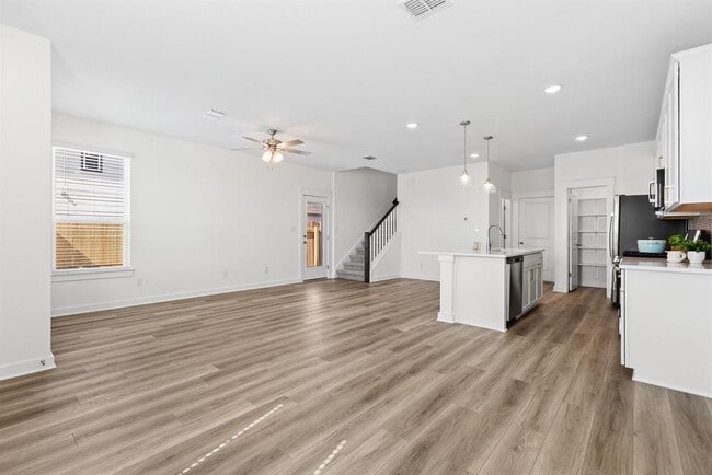 Photo - 120 Hartson Dr