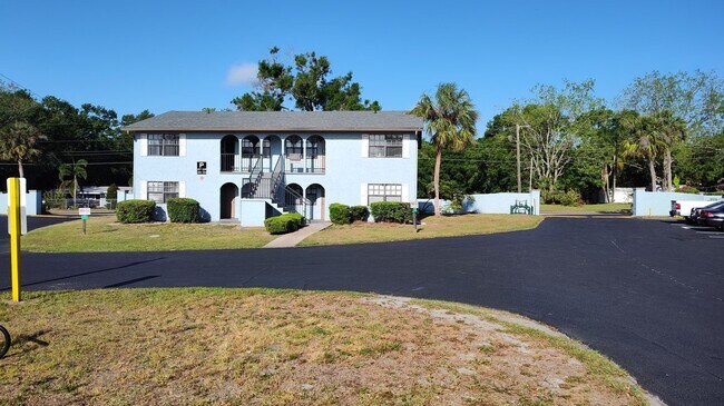 3215 Baird Ave Unidad R-114