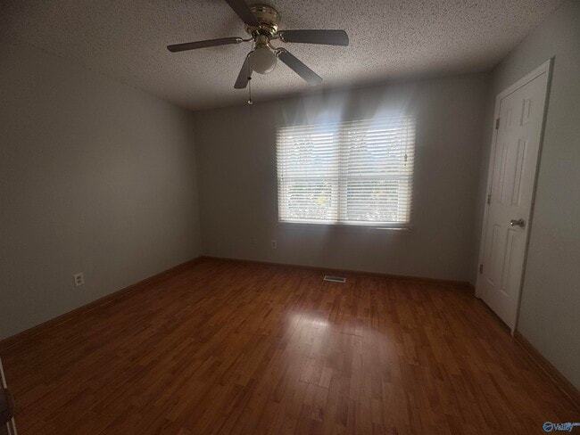 Photo - 210 Marinawoods Dr SE Unit e