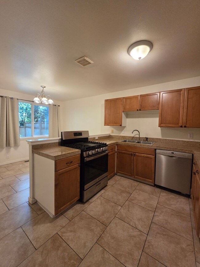 Photo - Large, Open Concept Gig Harbor Three Bedroom. Available Now!