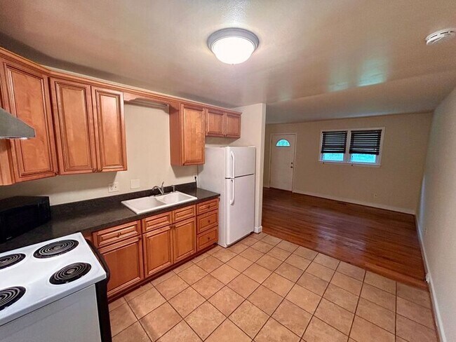 Photo - 12364 Mason Ave