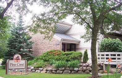 Pine Crest Apartments - Pine Crest Apartments
