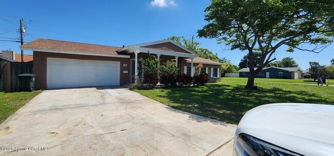 Photo - 924 Kings Post Rd House