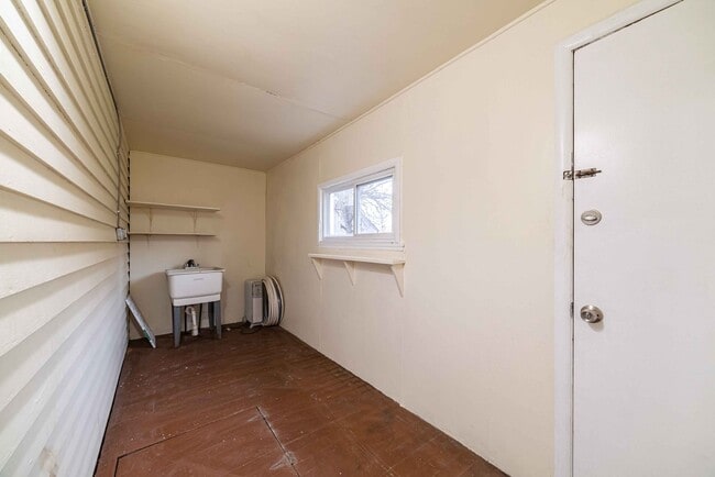 Photo - $1300 - Spacious Hamtramck home