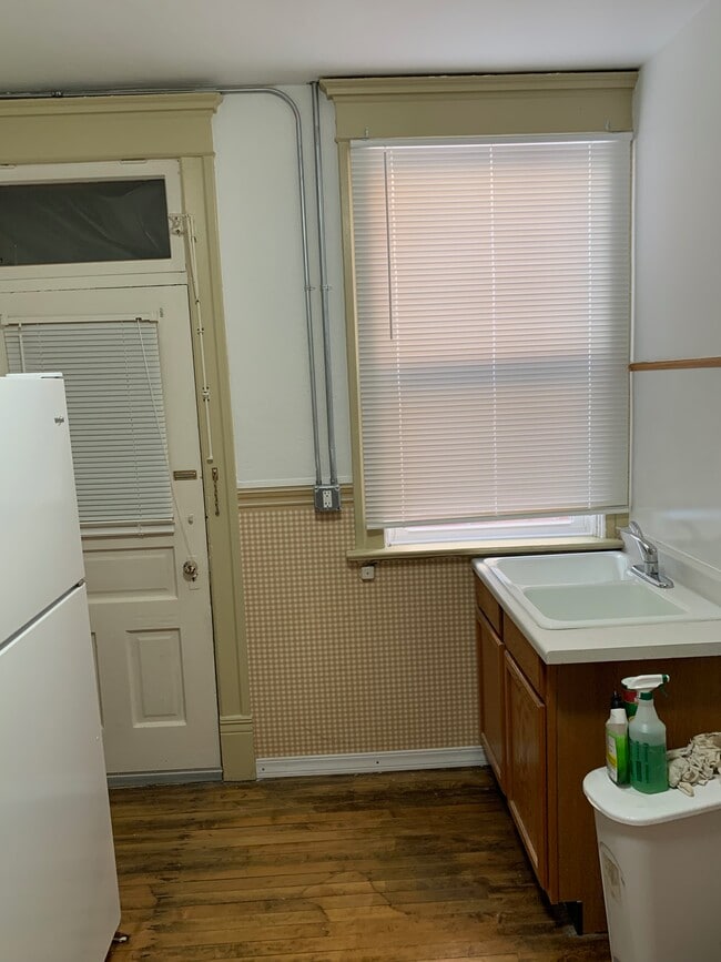 Photo - 800 W Broadway St Unit 800 W Broadway St