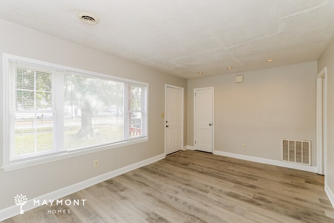 Photo - 2210 Killebrew Ave