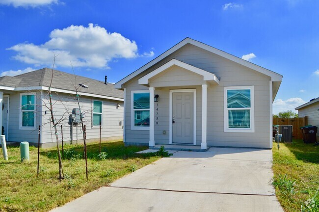 Building Photo - Super Cute 3 bed 3 bath Home!