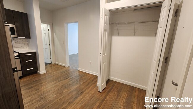 Photo - 11 Peterborough St Unit 1