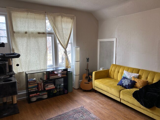 Licing Room - 935 S 700 E Unit Upper